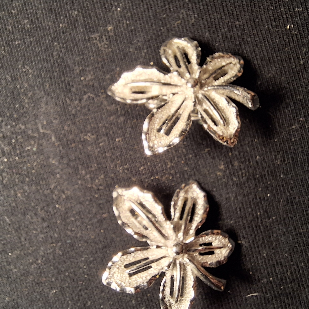 Silver Floral Earrings